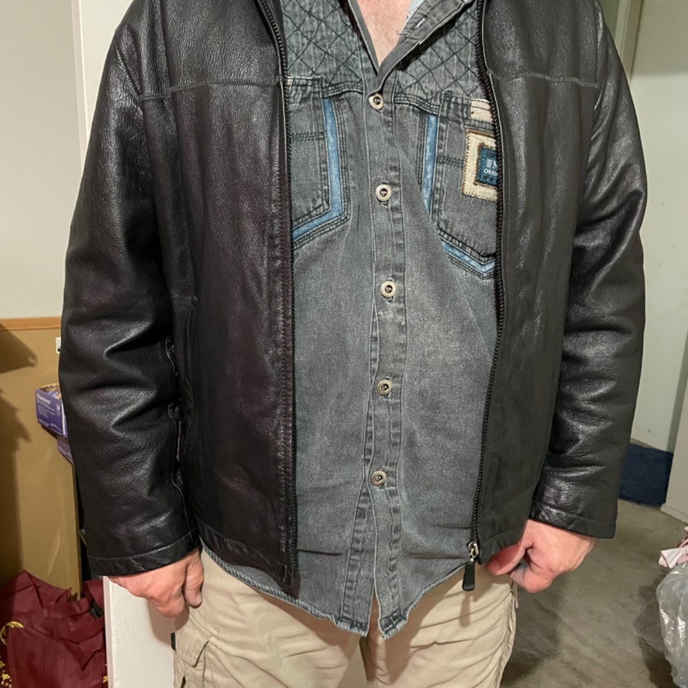 Leather jacket - Picture 4 of 5